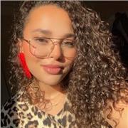 Formatrice en FLE et FOS, je suis très heureuse de partager avec vous ma passion.